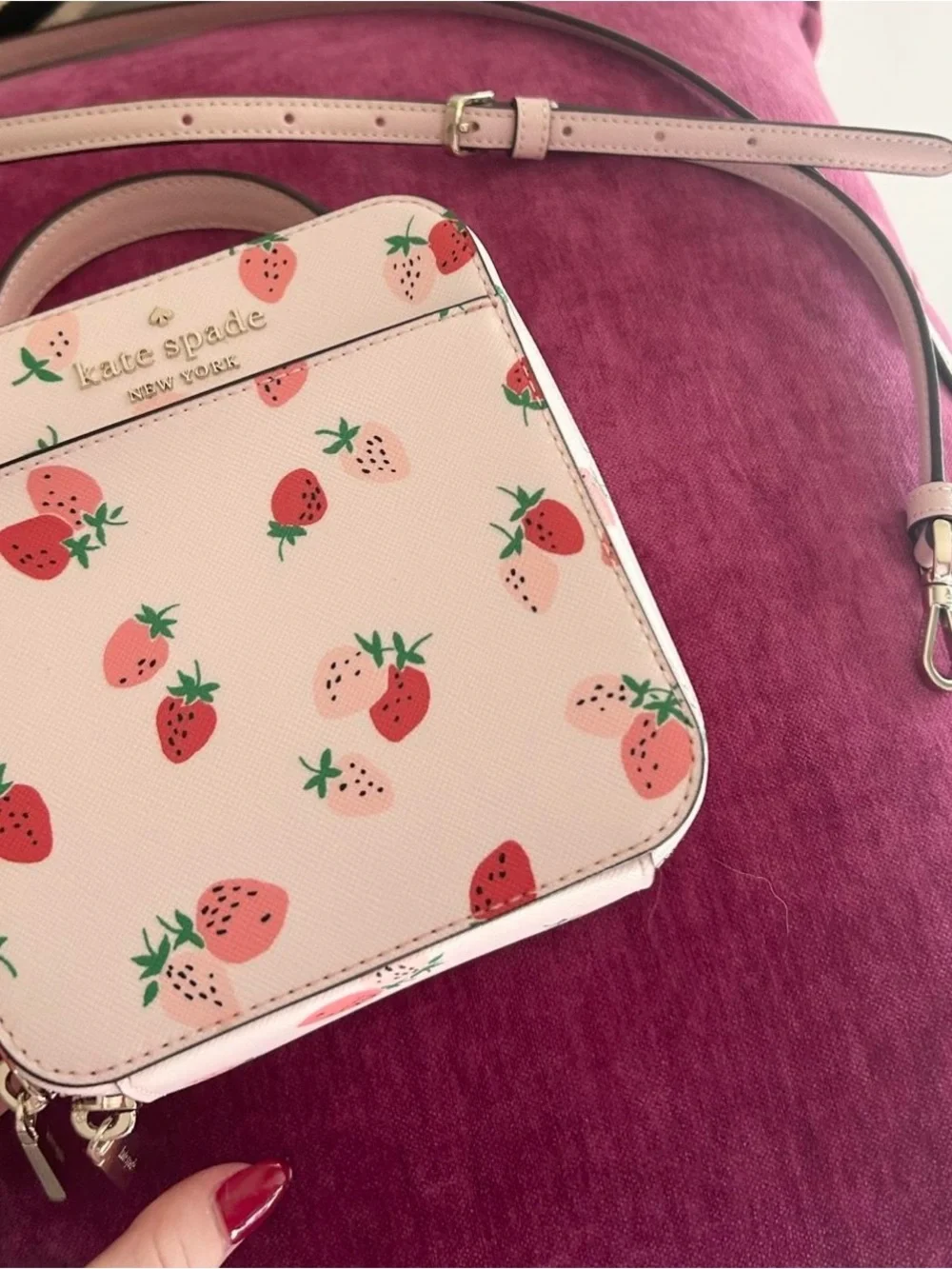 NEVER WORN - Kate Spade Limited Edition Strawberry Crossbody 🍓🩷🍰
